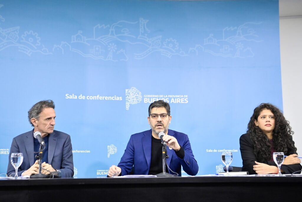  Espionaje en democracia: Bianco evalúa denunciar a la SIDE por seguimientos ilegales a opositores