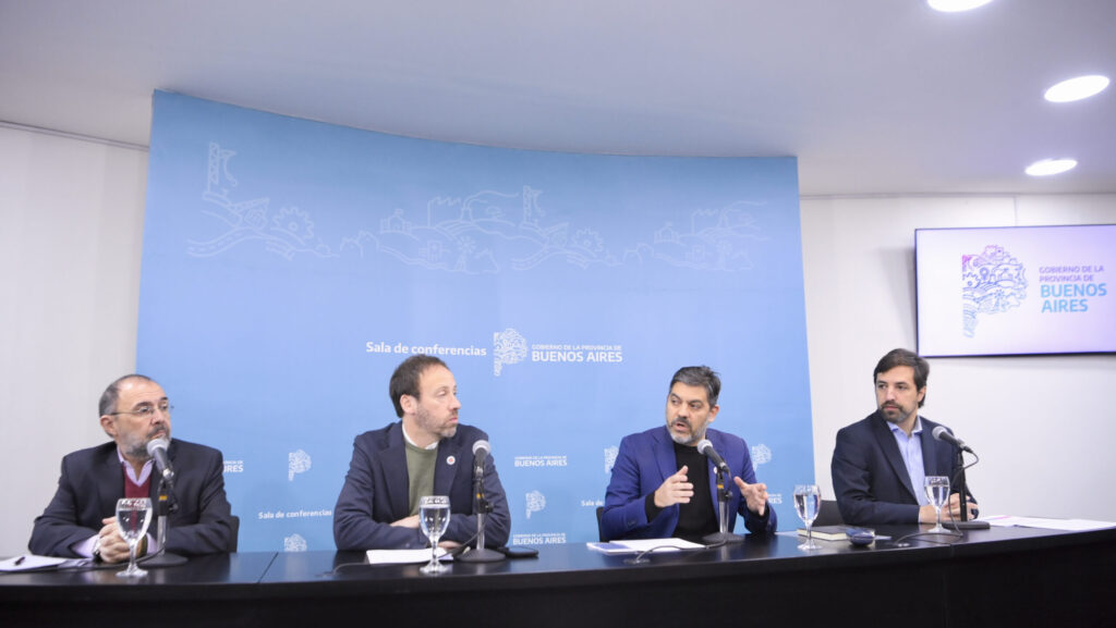 Kicillof redobla la presión: exige fondos para las provincias antes del presupuesto  de Milei