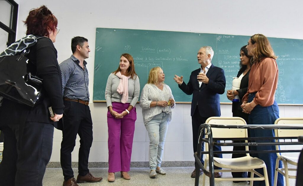 Obras en escuelas de San Lorenzo, Tolosa y Arana: más de 1.200 estudiantes mejoran sus condiciones de estudio