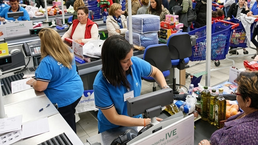 Paritaria de Comercio: los empleados mercantiles cobrarán un aumento del 5,7% en tres tramos y una suma extra de $50.000