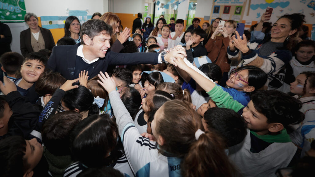 Con la Selección como excusa, Kicillof relanzó en modo campaña la carrera por su sucesión