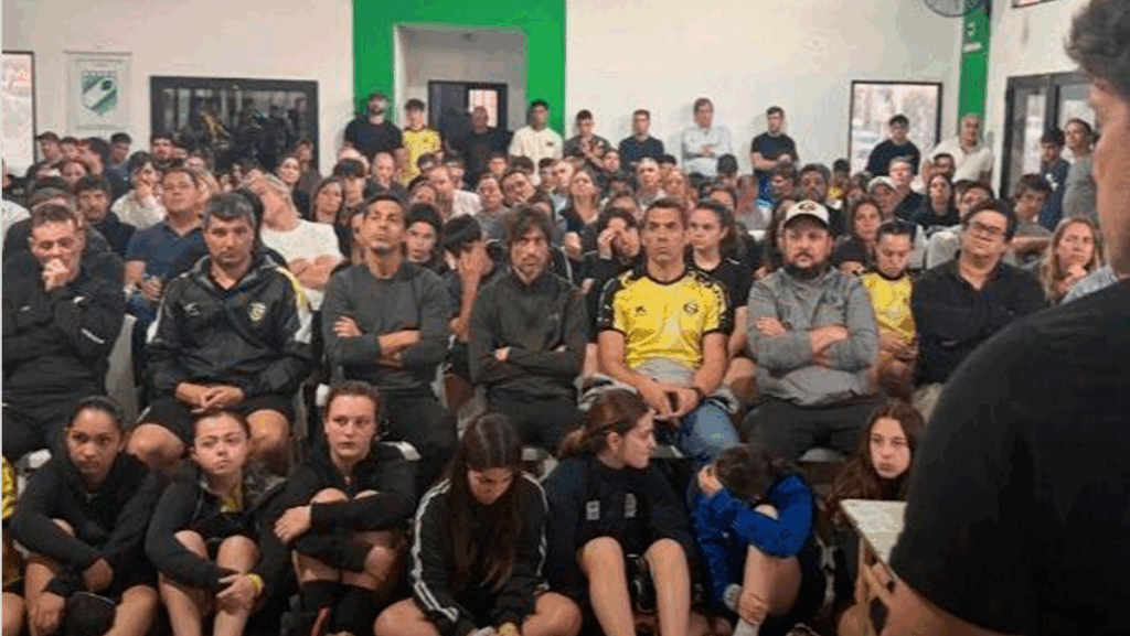 Aleeta en el Club Gonnet: masiva reunión de socios y más de 5 mil firmas contra el desalojo