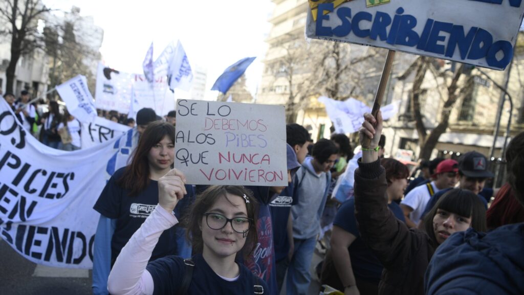 Con miles de jóvenes en las calles, La Plata marchó a 50 años de la Noche de los Lápices