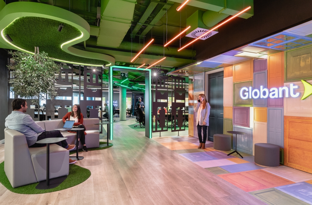 Globant cierra dos oficinas en Argentina: una decisión en medio de la crisis tecnológica