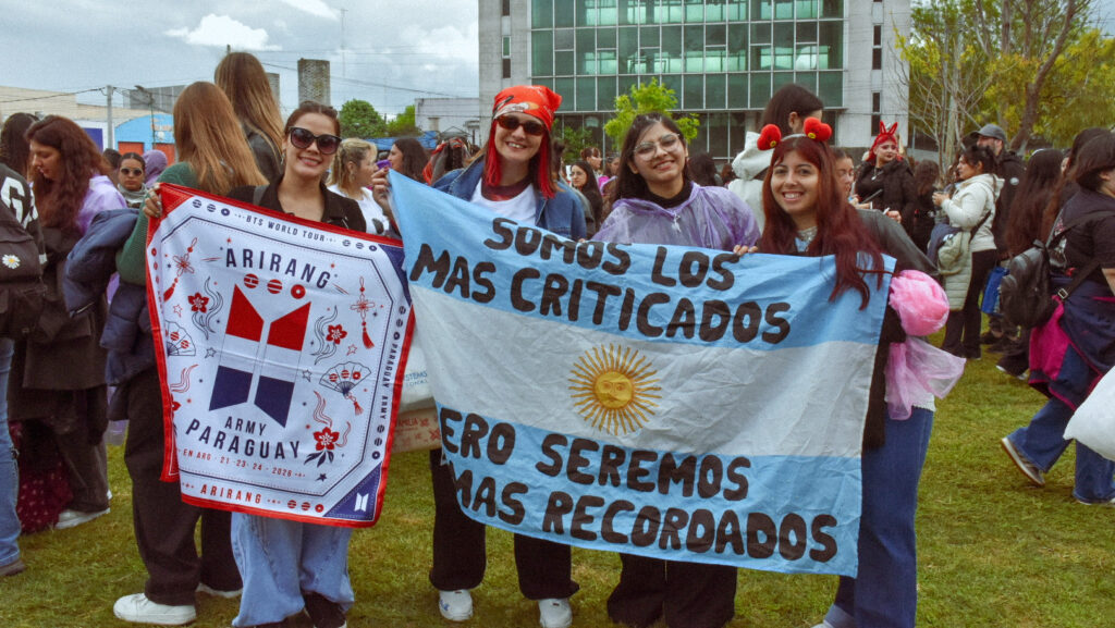 BTS se despidió de La Plata: banderas, rock nacional y una ARMY que convirtieron a la previa en territorio propio