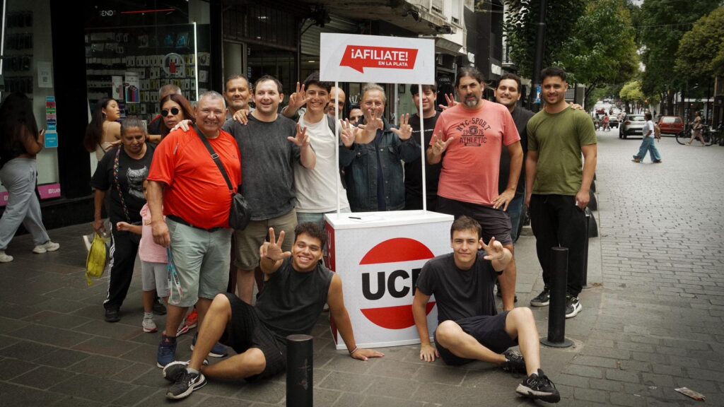 La UCR La Plata inició una campaña de afiliación con mesas en el centro