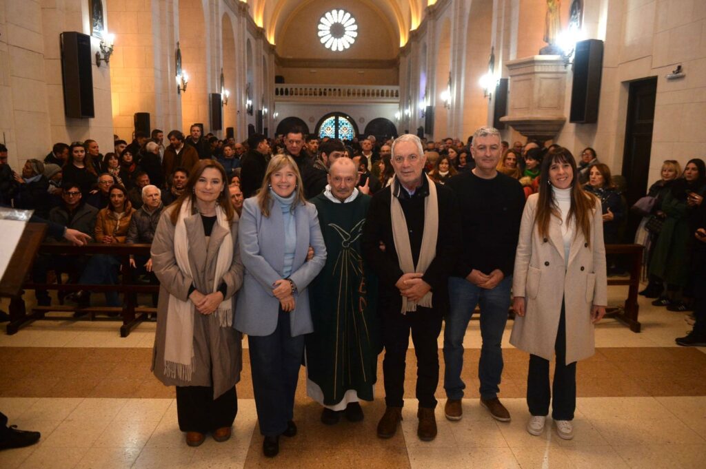 Alak participó de la misa en homenaje a Evita en la histórica Iglesia San Francisco de La Plata
