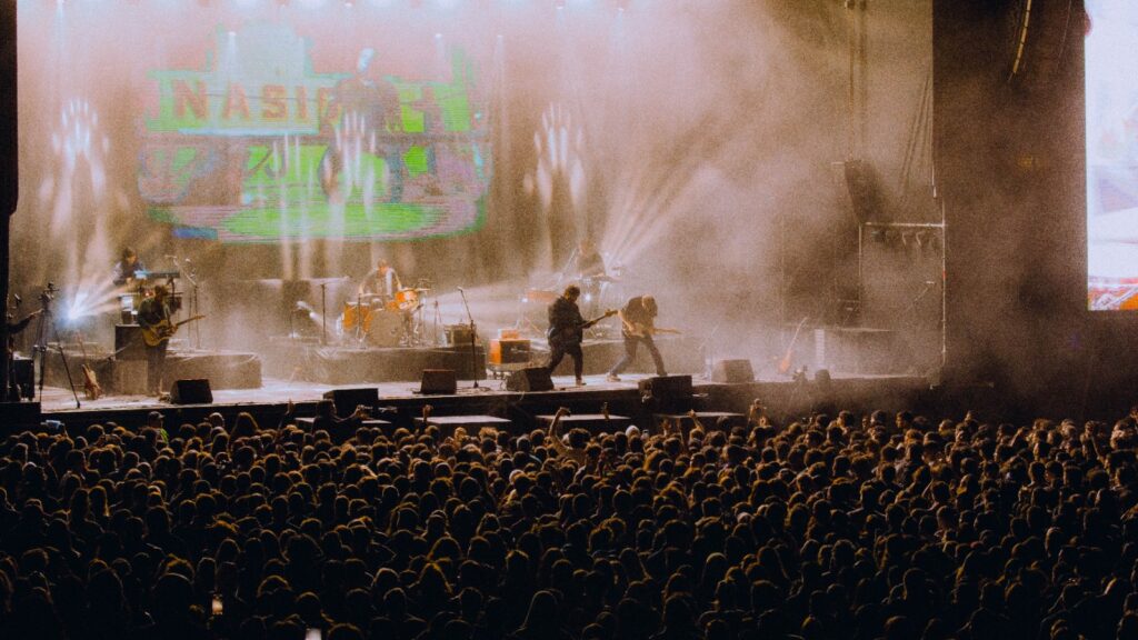 La Municipalidad de La Plata confirmó los horarios de los shows por el 143° aniversario en Plaza Moreno. Artistas locales y bandas nacionales como Kapanga, Los Besos, Cruzando El Charco y El Mató a un Policía Motorizado se presentarán este miércoles de 14:00 a 22:00.