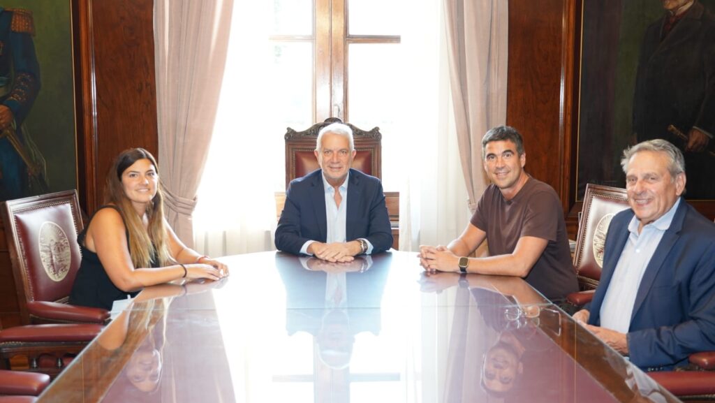 Disponen un aumento del 10% para los trabajadores municipales de La Plata