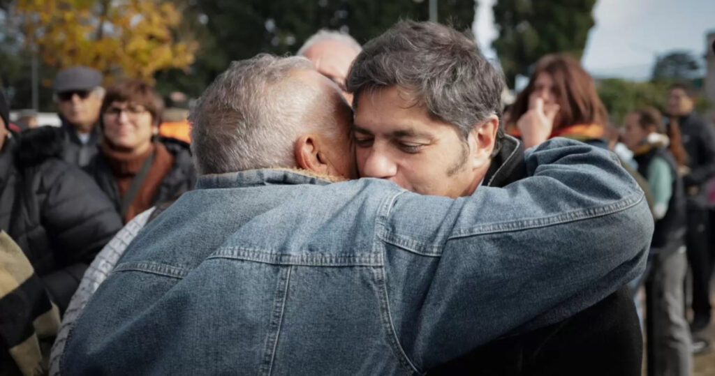Kicillof calificó el velatorio del Indio como «histórico» y reiteró que el gobierno nacional no dio ninguna ayuda para organizarlo