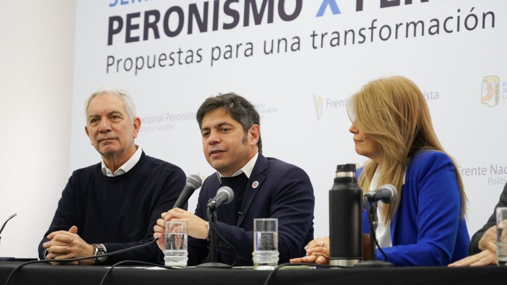 Kicillof abrió en La Plata el seminario del PJ y Alak lo lanzó como candidato presidencial