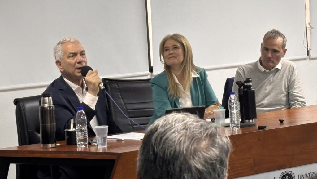 Alak y Magario, juntos en la UNLP: el intendente la definió como “la dirigente más importante de la provincia y del país”