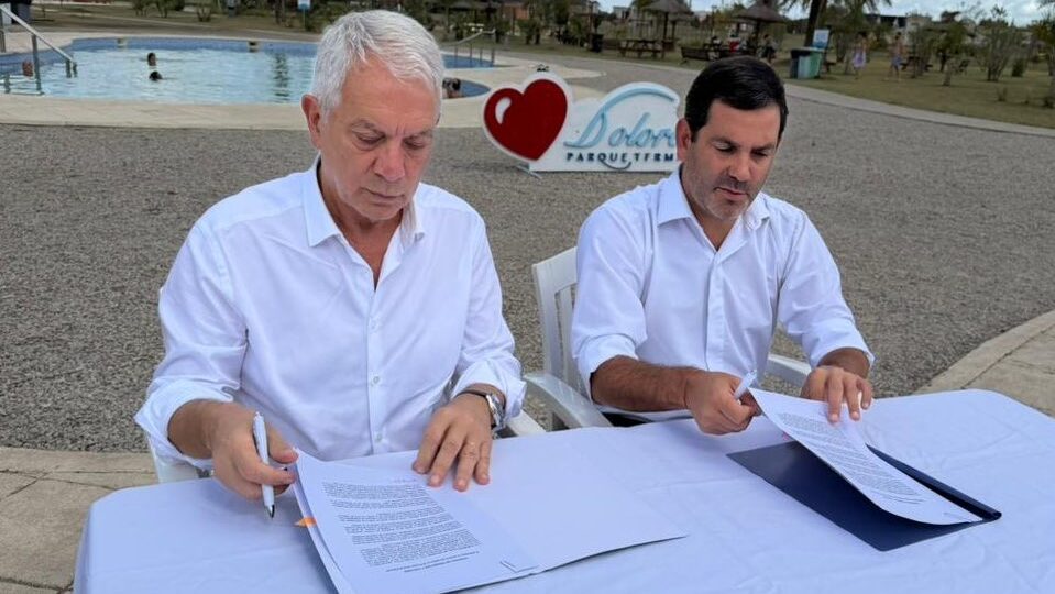 Alak gana centralidad política con acuerdos municipales y su respaldo a Kicillof