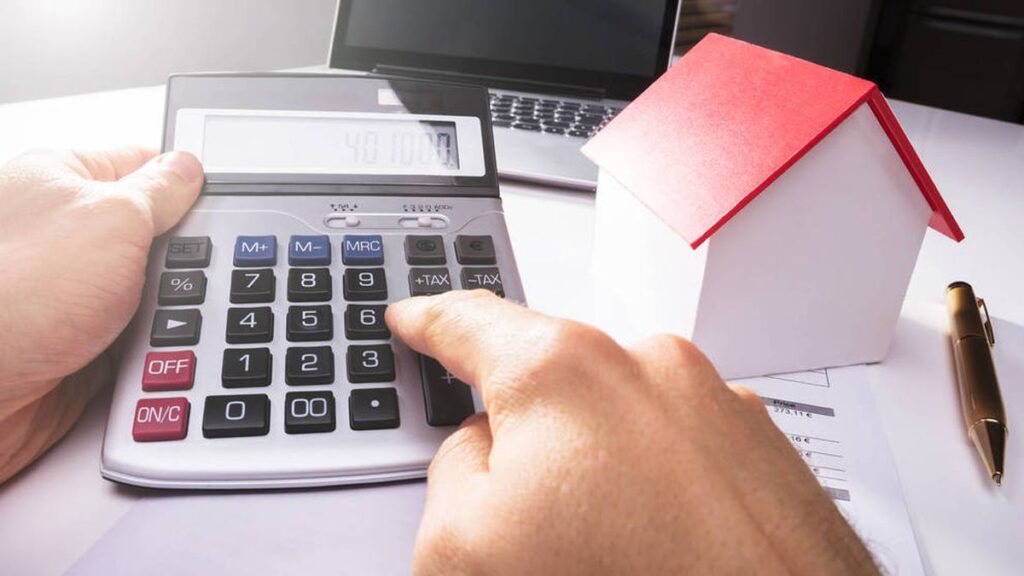 El drama del alquiler en La Plata: los inquilinos destinan más del 35% de su salario para pagar un departamento de dos ambientes