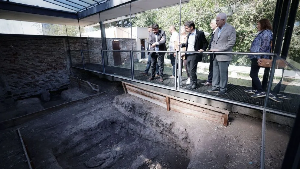 Kicillof reafirmó en Arana las políticas de Memoria y acordó con el EAAF la búsqueda de desaparecidos