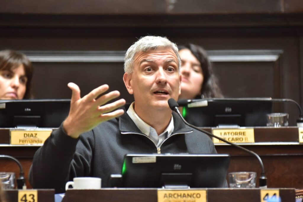 Archanco tildó de “cara de piedra” a Carlos Bianco y reclaentó la pelea por las legislativas