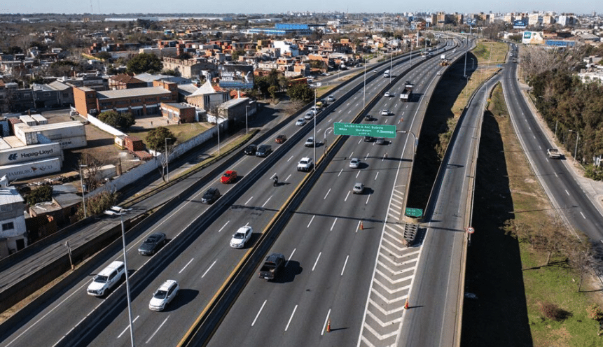 Cómo es el proyecto del cuarto carril para aliviar el tránsito y eliminar el “efecto embudo en la Autopista La Plata–Buenos Aires