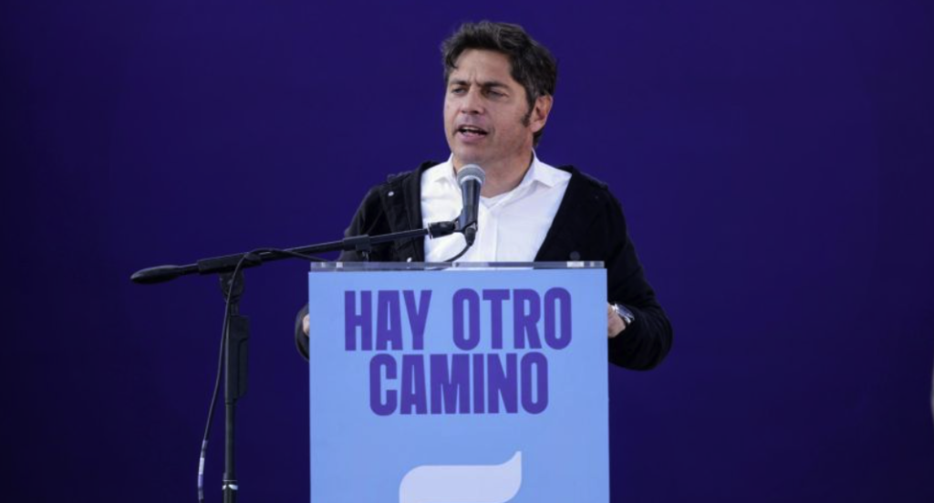 Kicillof acelera su proyección nacional mientras la interna bonaerense lo mantiene atado a La Cámpora