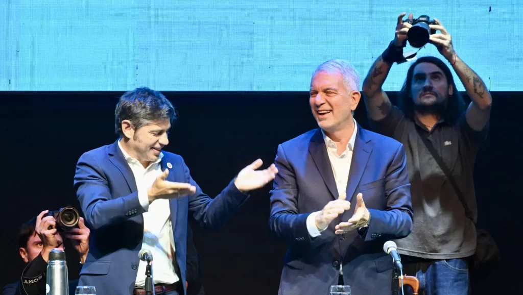 El PJ bonaerense va por 300.000 afiliados nuevos: app, despliegue territorial y Alak como protagonista en La Plata