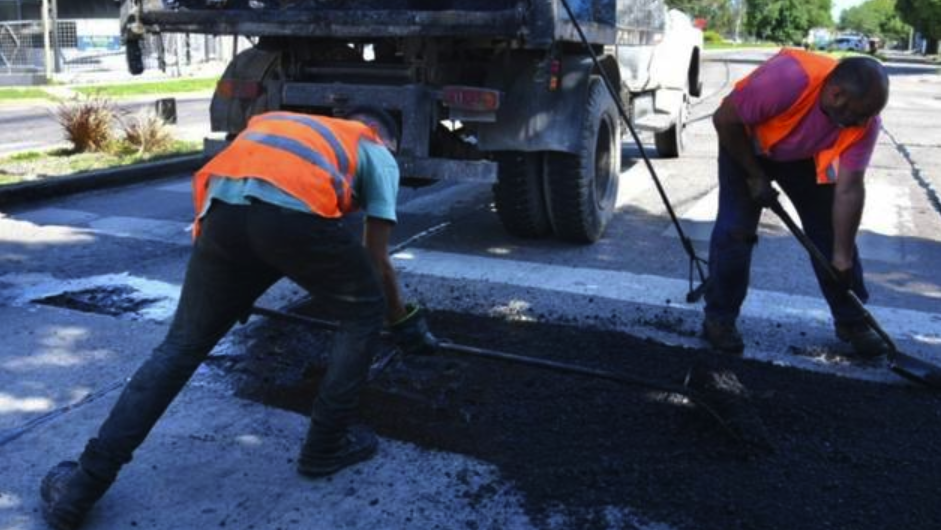Avanzan con obras de bacheo en 44 y Ruta 36: cortes, desvíos y recomendaciones para evitar demoras