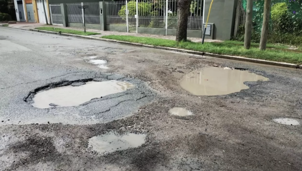 La Plata Reporta suma casi 3.800 reclamos en dos meses: solo el 2,8% fue solucionado y el Municipio evita lo que más duele