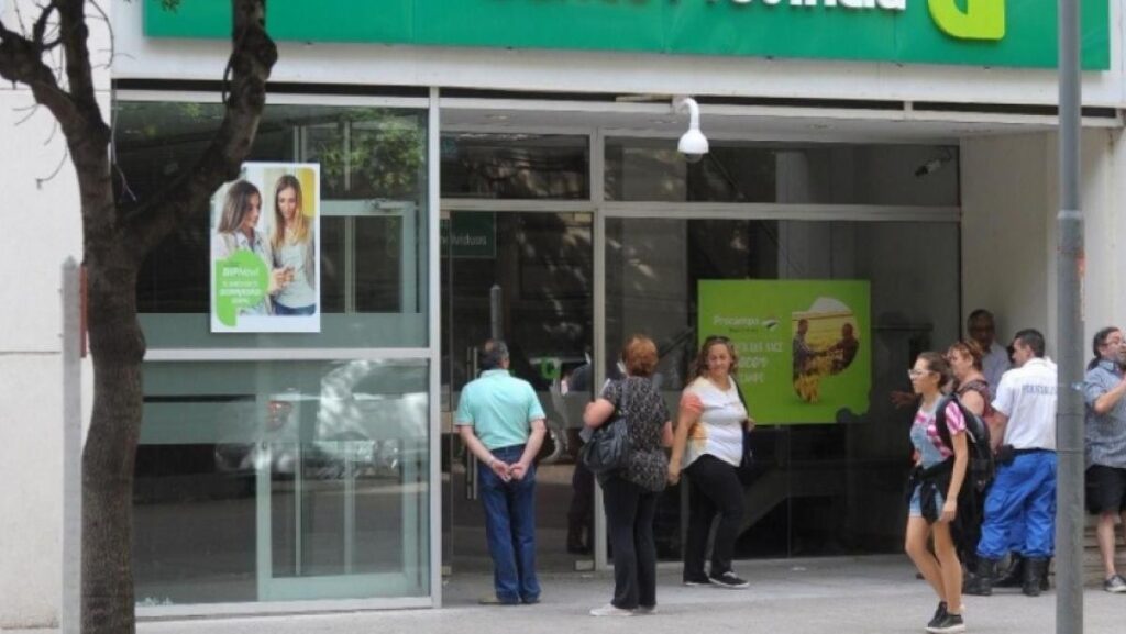 Bancos: desde hoy rige el horario habitual de 10 a 15 tras el fin del esquema de verano