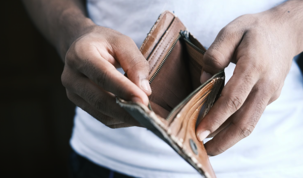 Ajuste fiscal, salarios bajo presión y más Ganancias: la macro ordena, pero la economía real sigue en retroceso