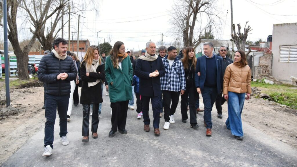 Alak y Fuerza Patria cierran la campaña con recorridas y obras en los barrios de La Plata