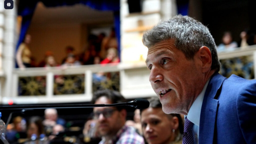 “Por zurdos y K”: Libertario propone eliminar la Comisión Provincial por la Memoria