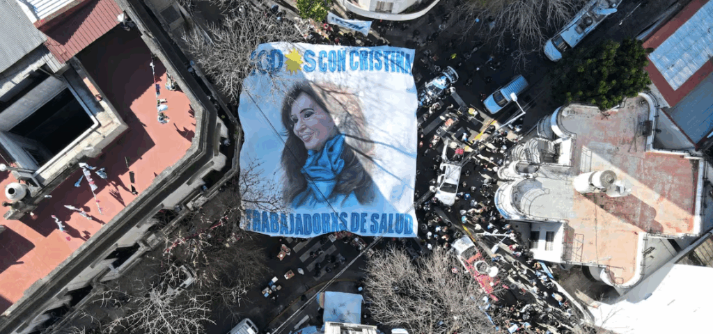 Cristina Kirchner con prisión domiciliaria: el peronismo cambia la marcha a Plaza de Mayo y busca mostrar fuerza política