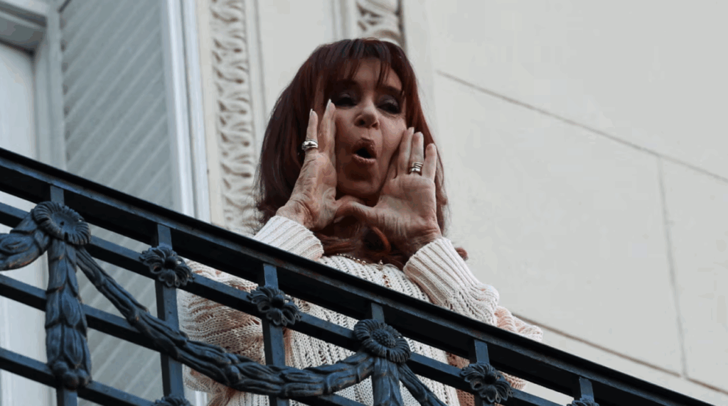 Cristina Kirchner: la Justicia revisa su prisión domiciliaria mientras un informe médico evalúa su estado