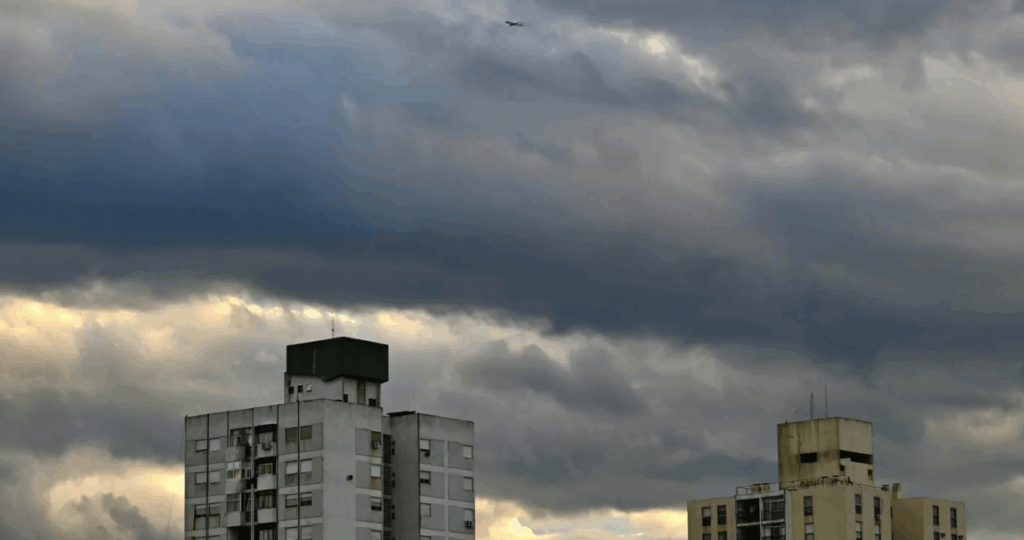 El frío regresa a La Plata: mañanas heladas hasta el domingo