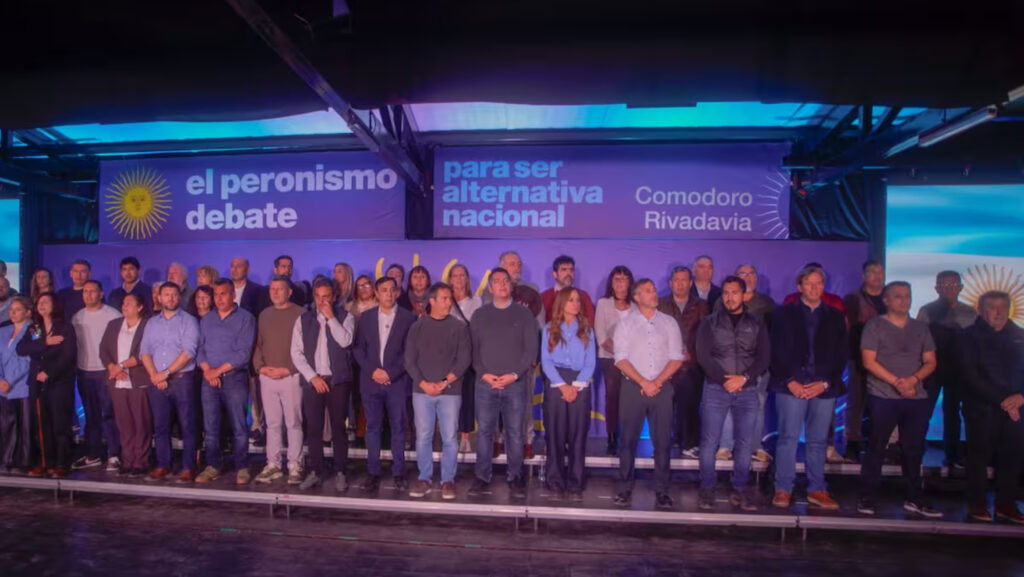 El PJ busca una tercera vía: dirigentes de La Plata y la Patagonia avanzan contra la interna Cristina-Kicillof