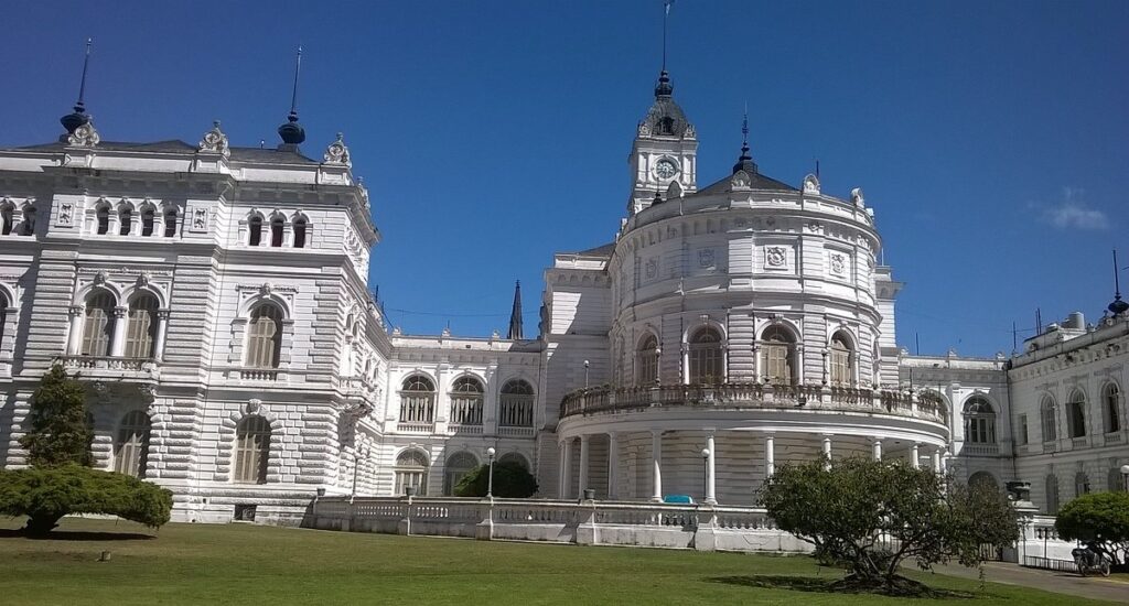 El Concejo aprobó el Presupuesto 2026 de Alak y el nuevo sistema de transporte