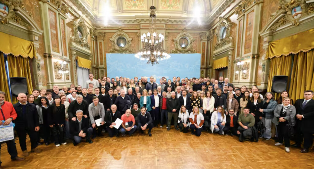 Kicillof reunió a intendentes en La Plata y acusó a Milei: «La política de salud es criminal»