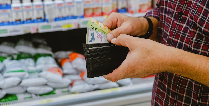 La clase media, atrapada entre el esfuerzo y la resignación: qué revela el último informe sobre el bolsillo argentino