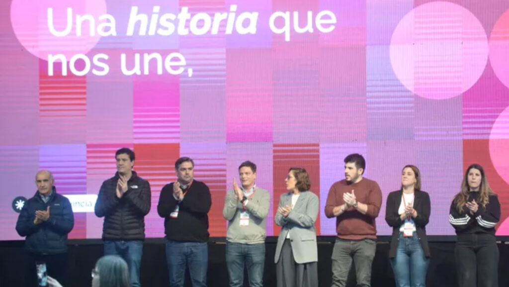 La UCR bonaerense se rompió en La Plata: un sector abandonó la Convención y nació «Construir»