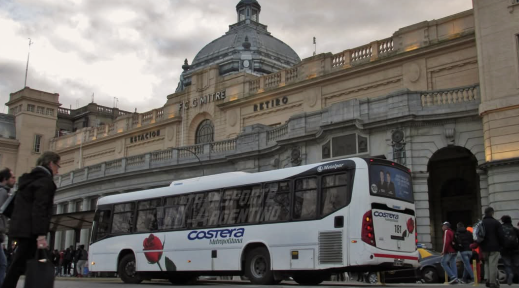 Costera Metropolitana cambió su parada en Retiro: dónde hay que esperar ahora para viajar a La Plata