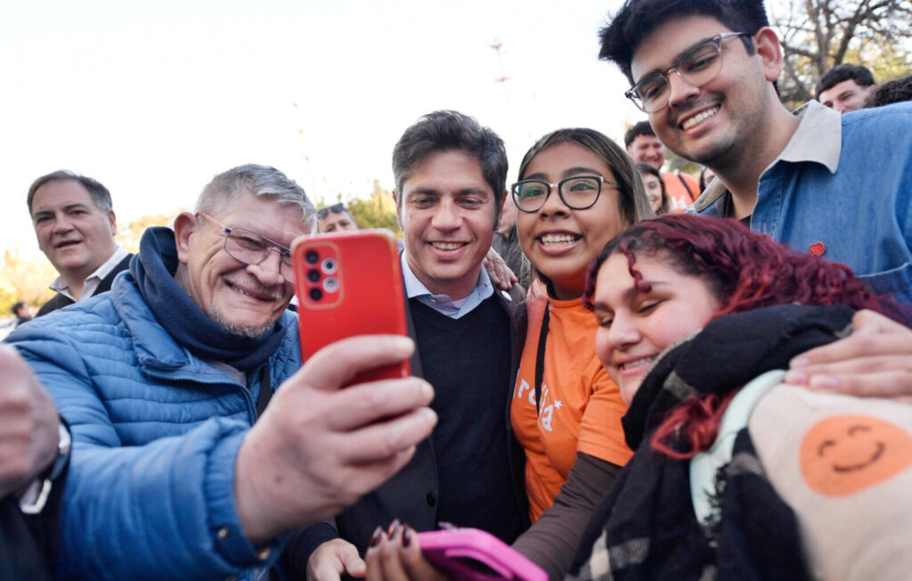 Kicillof aterriza en Corrientes: la foto con el radical Valdés y el armado federal que apunta a 2027