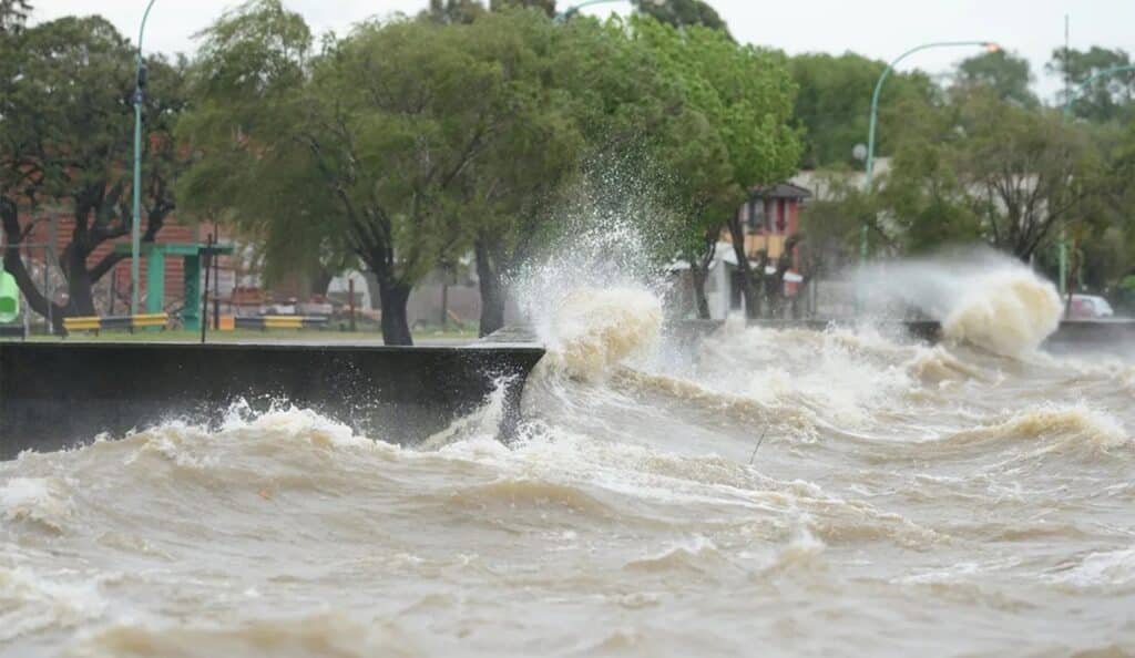 Alerta por crecida del Río de la Plata: riesgo de anegamientos en la región