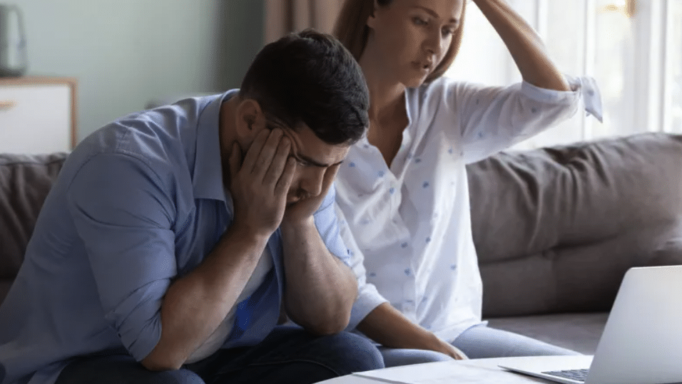 Una encuesta revela cómo la crisis económica profundiza el malestar emocional en Argentina