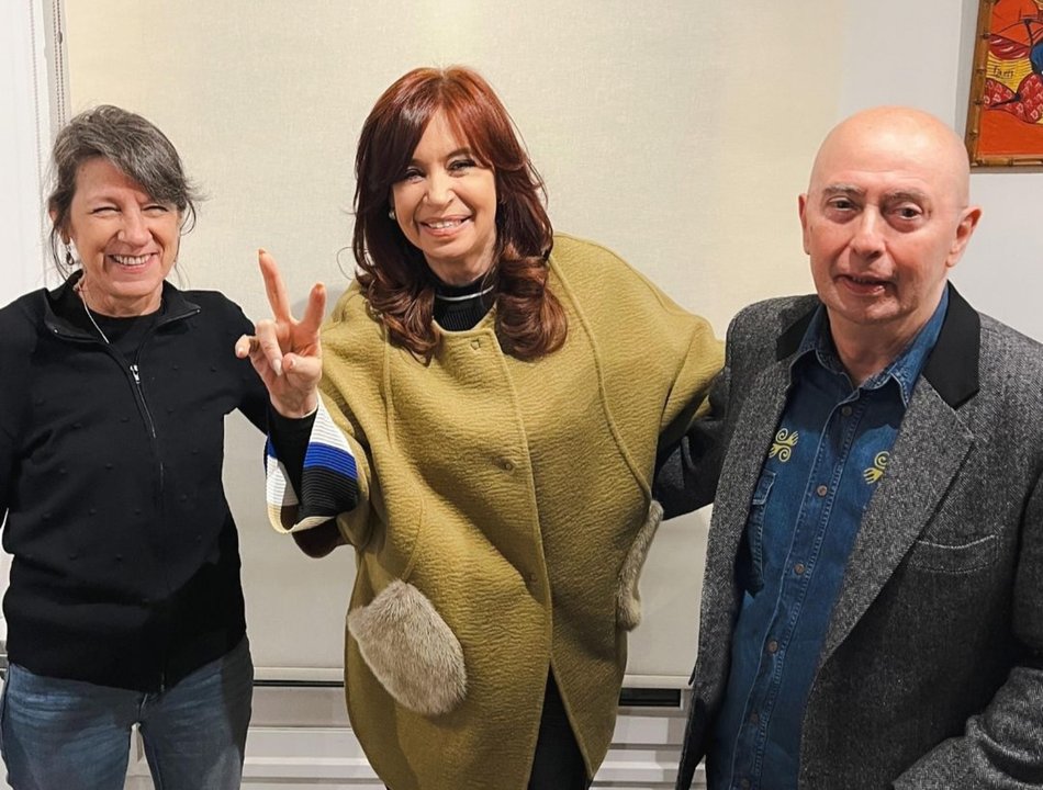 Cristina despidió al Indio Solari con un verso de los Redondos: «Vivir solo cuesta vida»