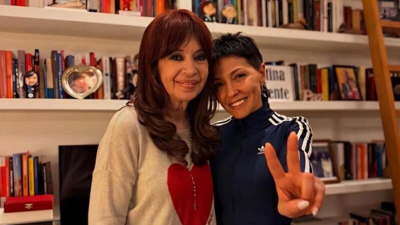 “La victoria no es solo tuya”: La Cámpora tensiona con Kicillof a horas del triunfo en Provincia