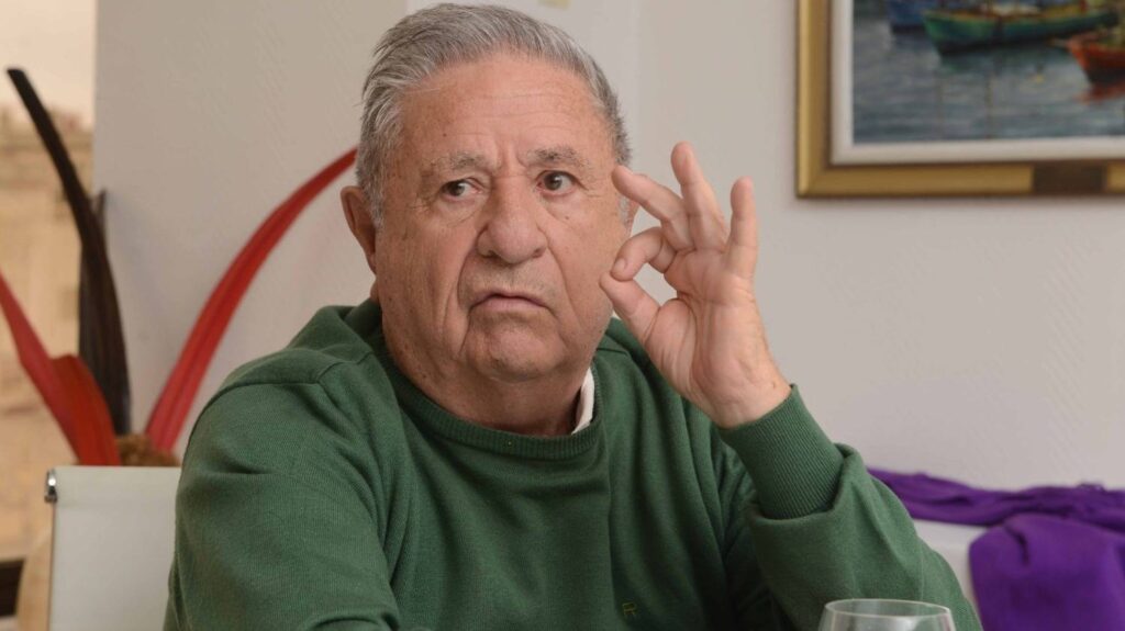 Duhalde respaldó a Alak como candidato a gobernador y el intendente cerró su primera gira federal con un acuerdo en Bahía Blanca