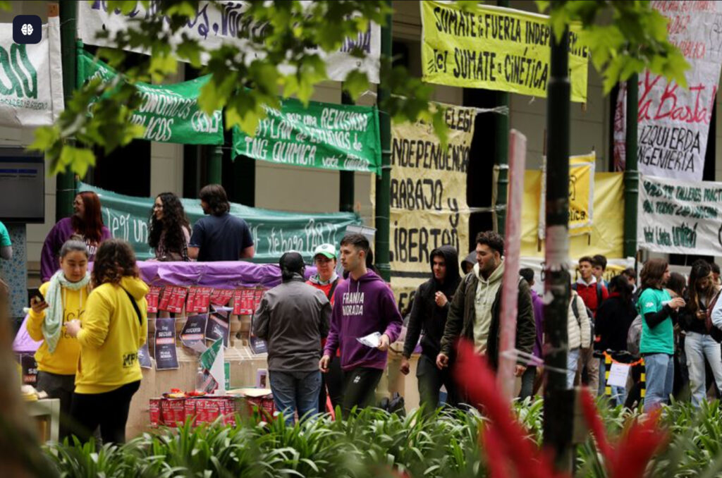 Elecciones estudiantiles en la UNLP: peronistas, radicales, izquierda y libertarios se disputan el poder en 17 facultades
