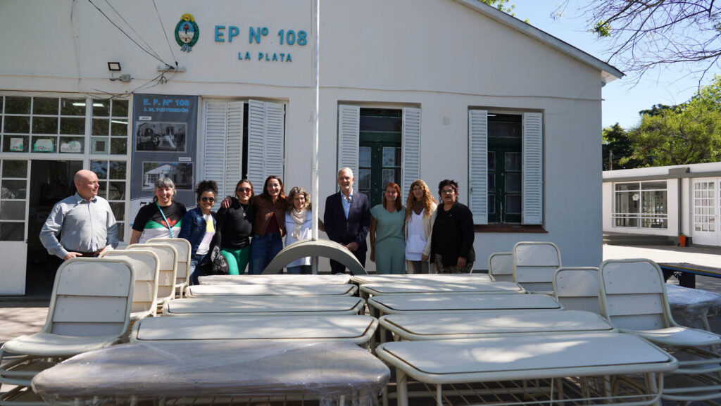 Alak y Provincia refuerzan el sistema educativo platense con nuevas obras y equipamiento en Correas y Arana