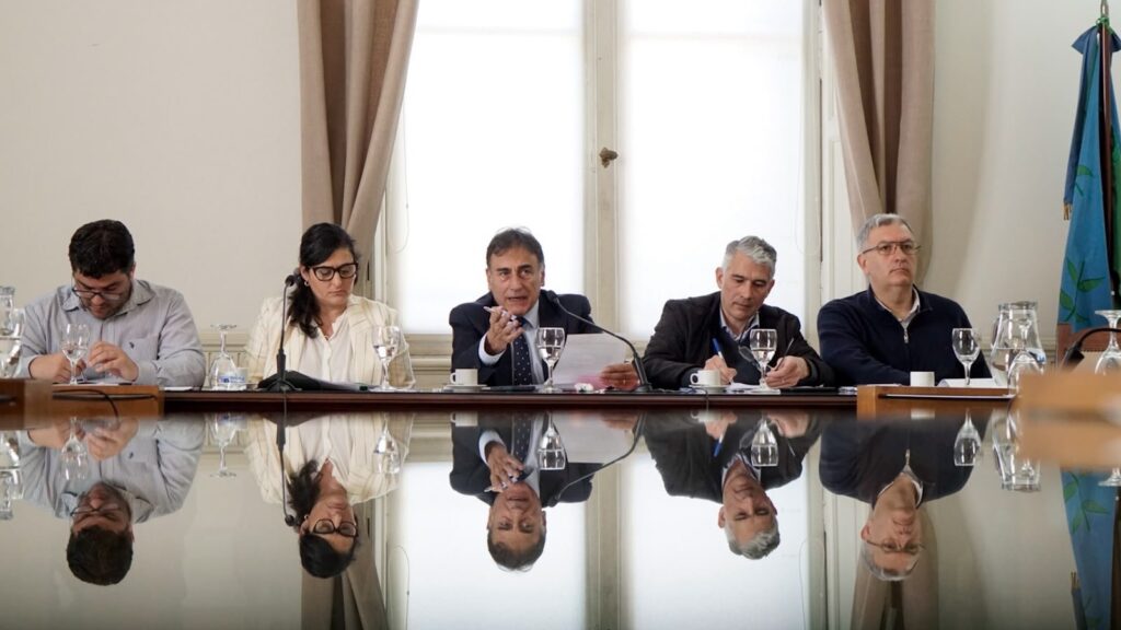 El kicillofismo se abstuvo en el proyecto de Tignanelli y Mendoza contra el sobreendeudamiento