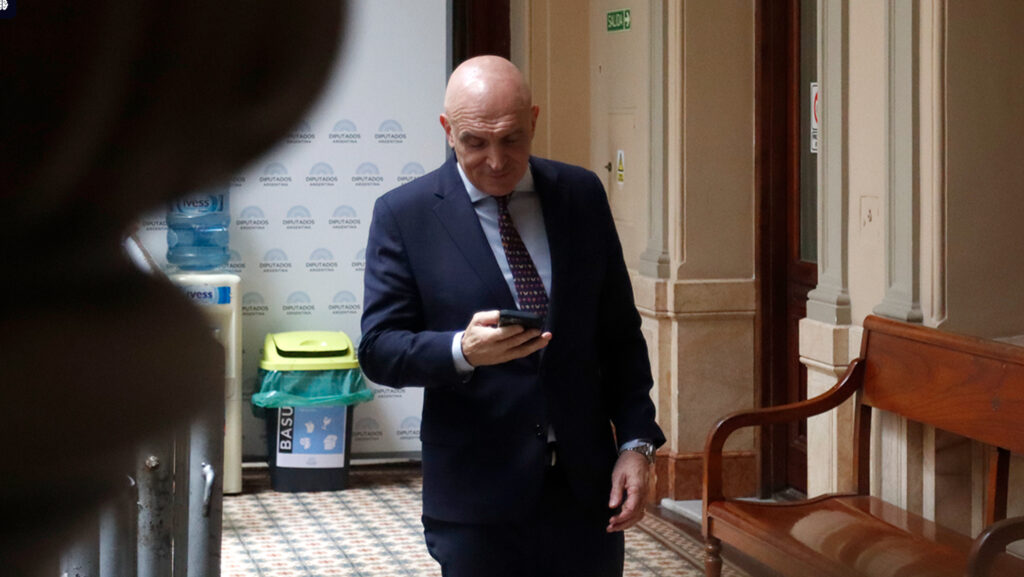  “No es momento, José Luis”: Espert fue excluido de la mesa bonaerense de La Libertad Avanza y pidió auxilio a Caputo