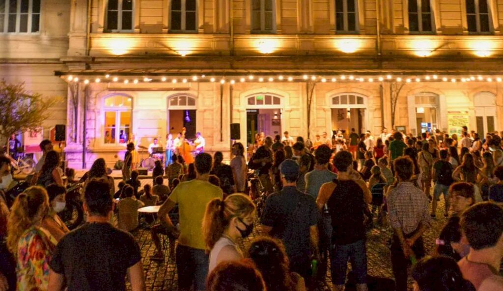 La Noche de las Ferias vuelve a Meridiano V con descuentos de Cuenta DNI y más de 150 emprendedores locales