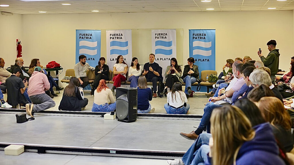Fuerza Patria busca fortalecer su agenda con la UNLP y recibe respaldo académico y estudiantil